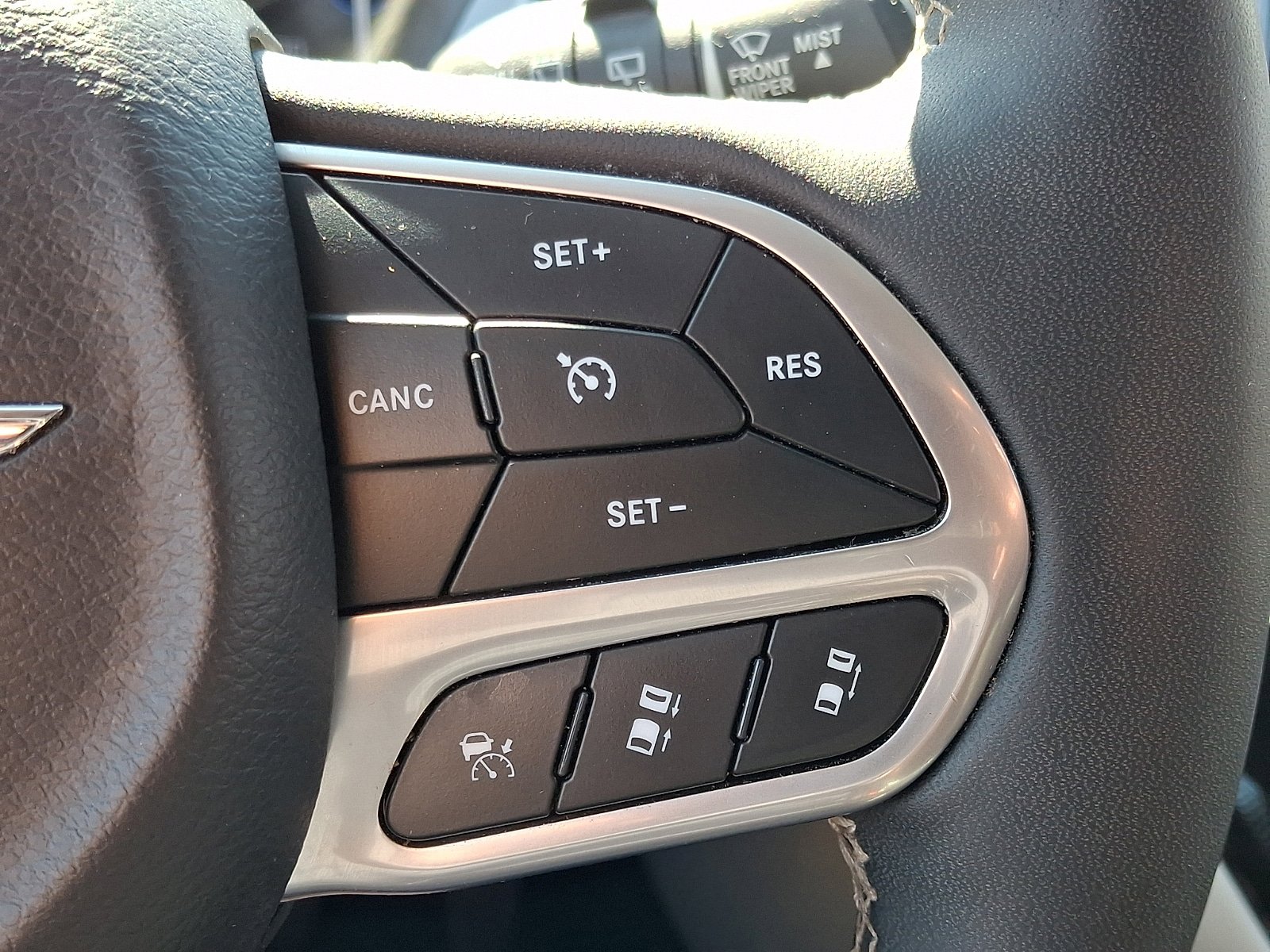 Certified 2024 Chrysler Pacifica Touring-L image 23