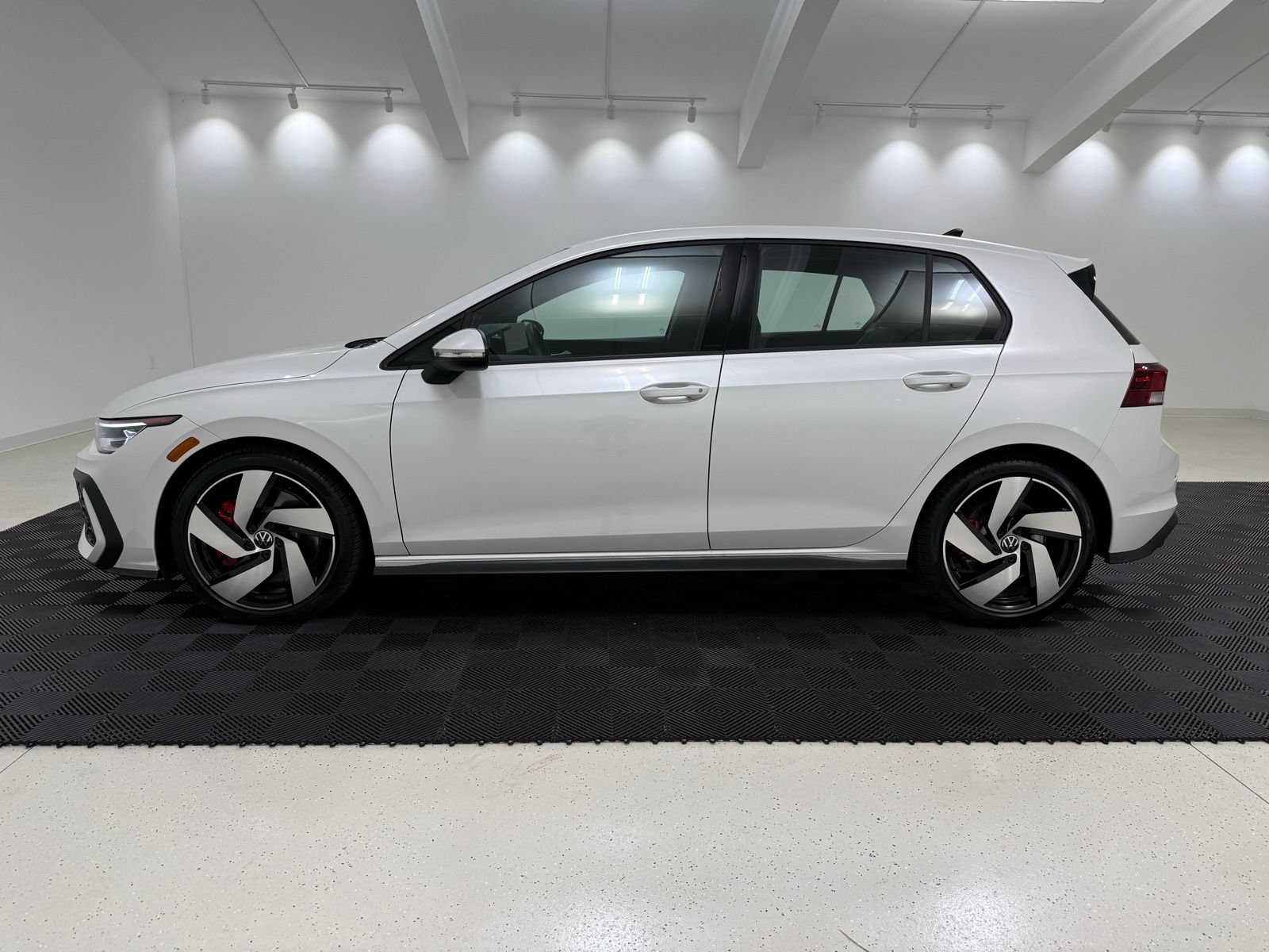 Used 2025 Volkswagen GTI 2.0T FWD image 4