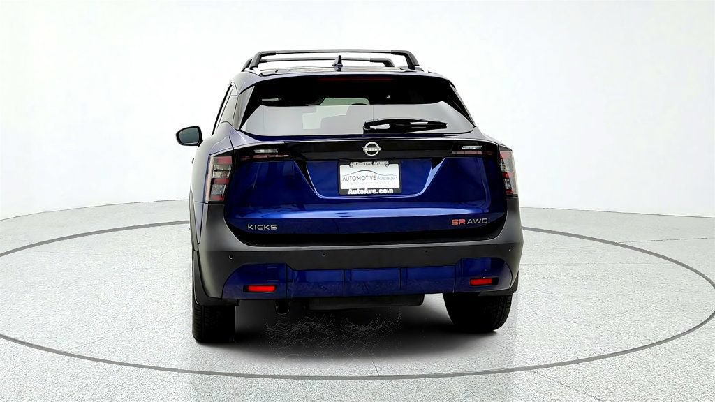 Used 2026 Nissan Kicks SR w/ SR Premium Package AWD/4WD image 5