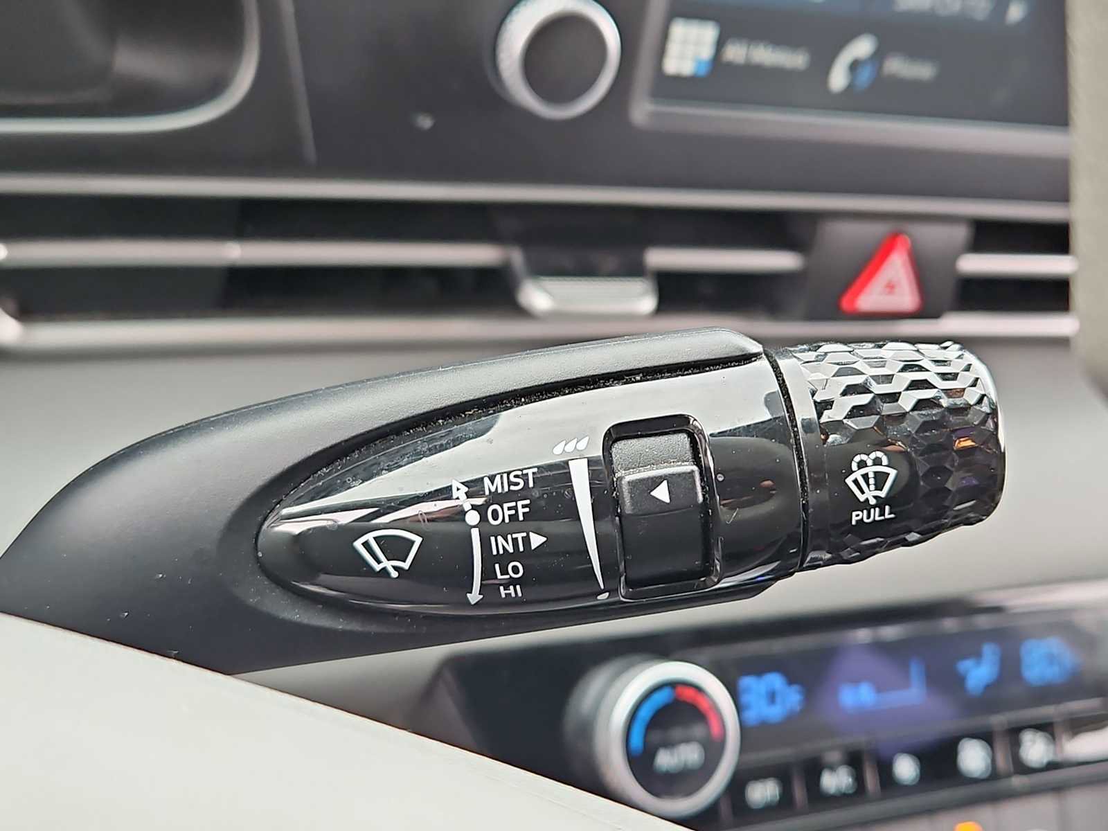 Certified 2023 Hyundai Elantra SEL w/ Preferred Accessory Package image 25