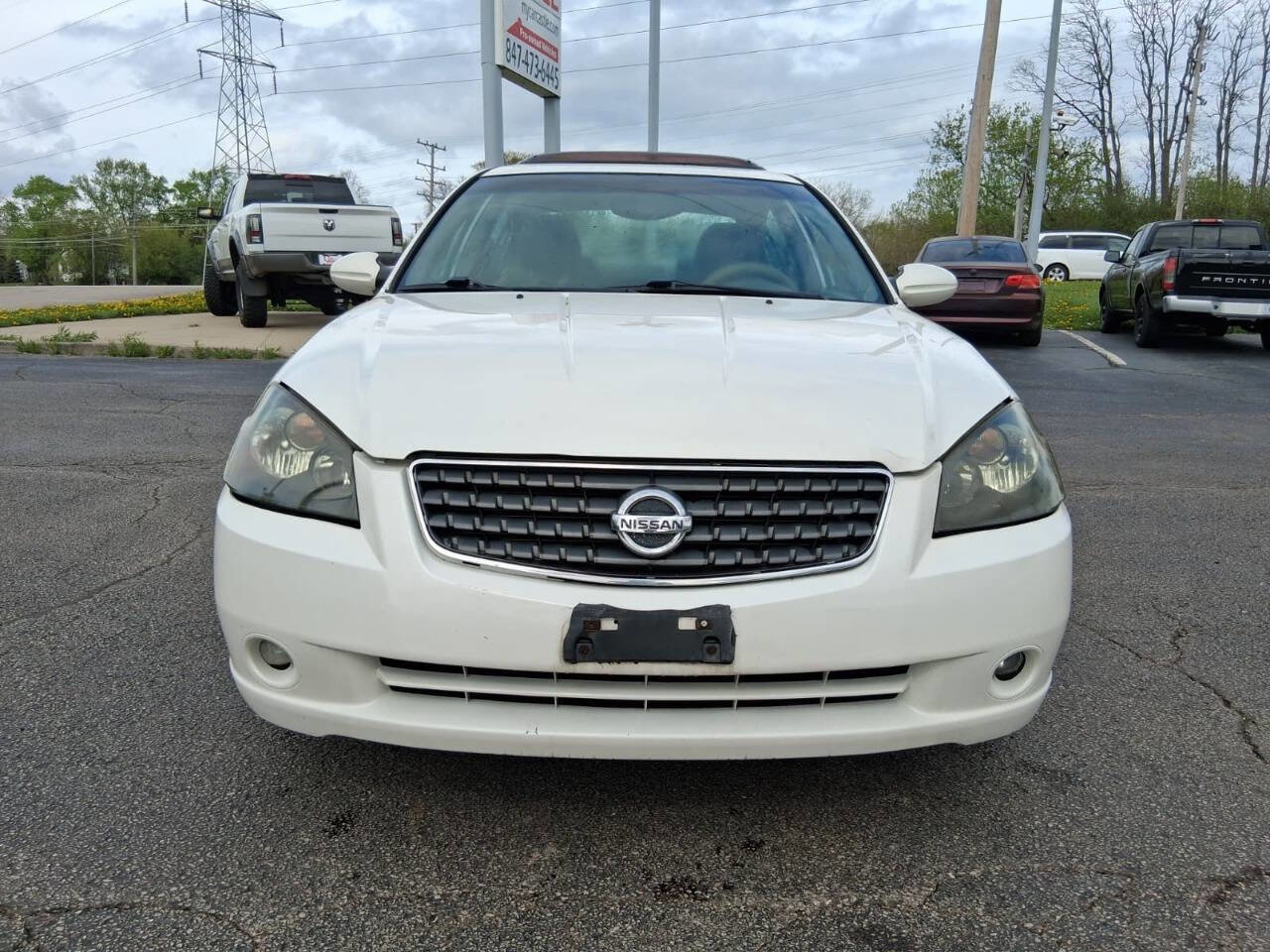 Used 2005 Nissan Altima 3.5 SE w/ (M01) Sport Pkg FWD image 2