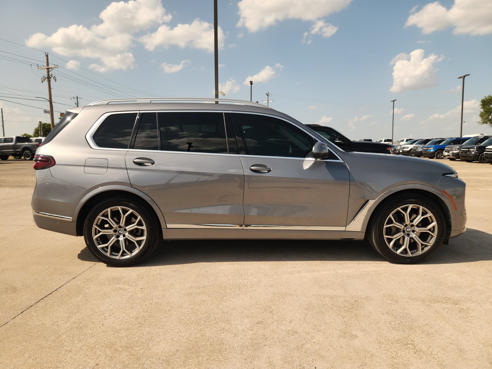Used 2023 BMW X7 xDrive40i AWD/4WD image 7
