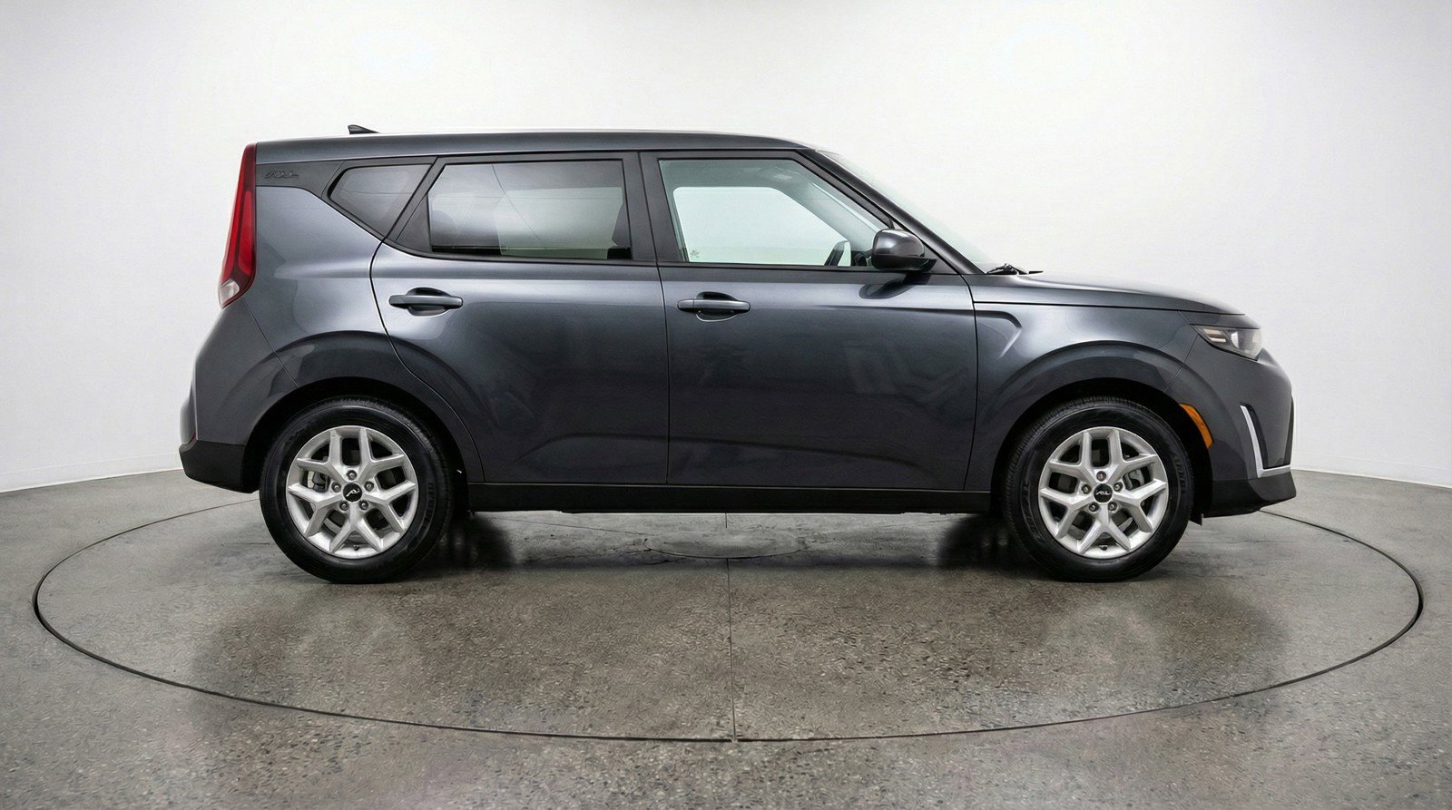 Used 2025 Kia Soul LX w/ LX Technology Package image 11