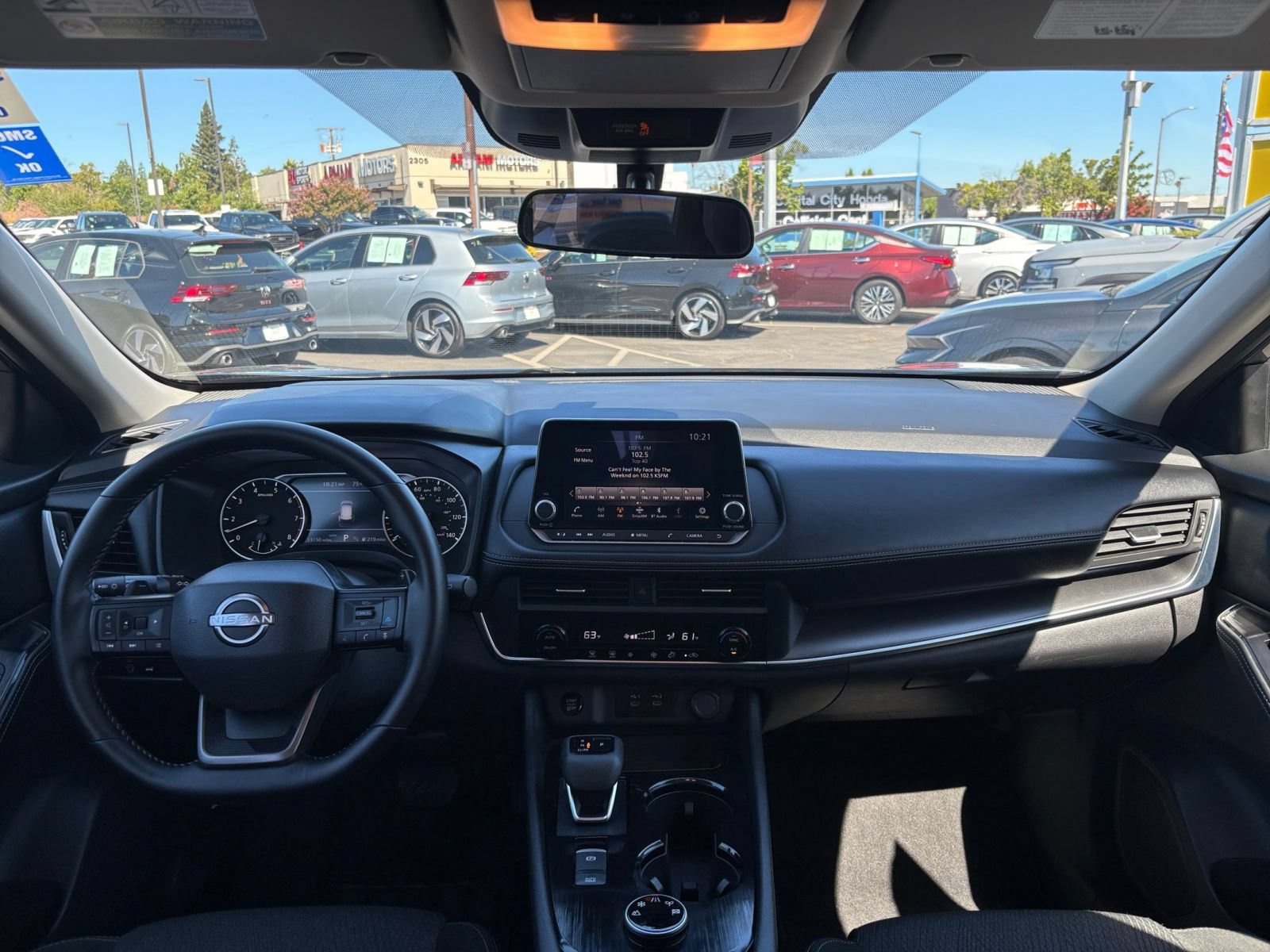 Used 2025 Nissan Rogue SV AWD/4WD image 35