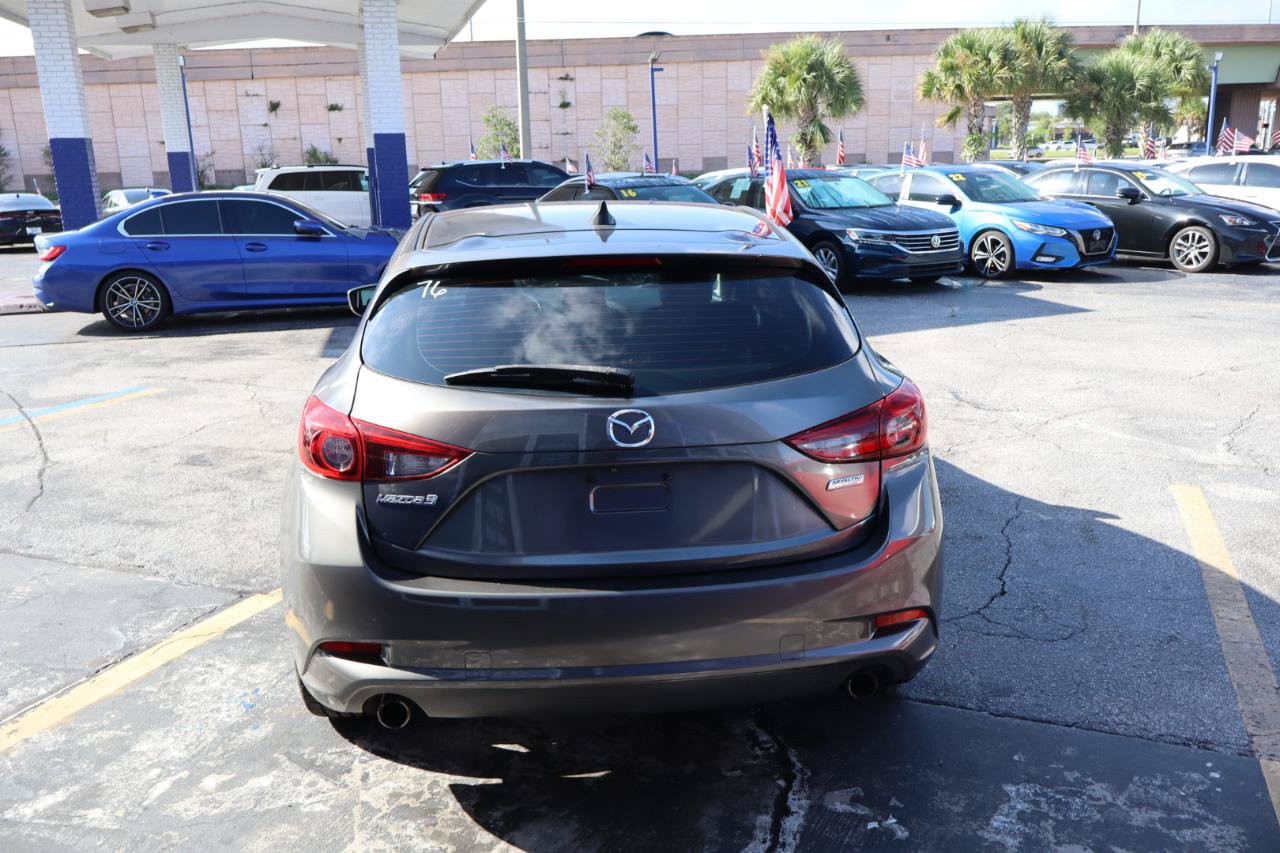 Used 2018 MAZDA MAZDA3 Grand Touring w/ Premium Equipment Package FWD image 4