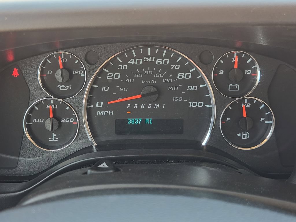Used 2025 Chevrolet Express 2500 w/ Driver Convenience Package RWD image 16