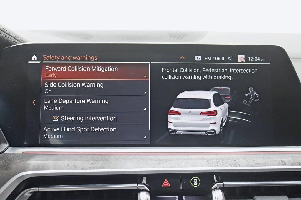 Used 2022 BMW X5 xDrive40i w/ M Sport Package image 24