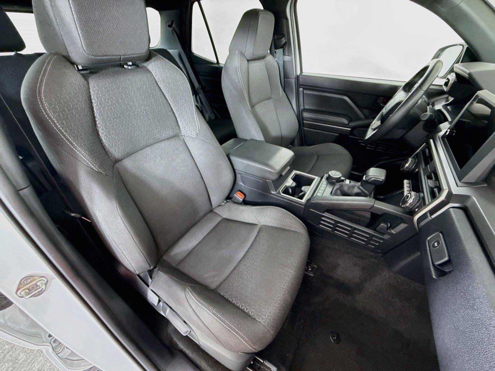 Used 2025 Toyota 4Runner SR5 AWD/4WD image 27