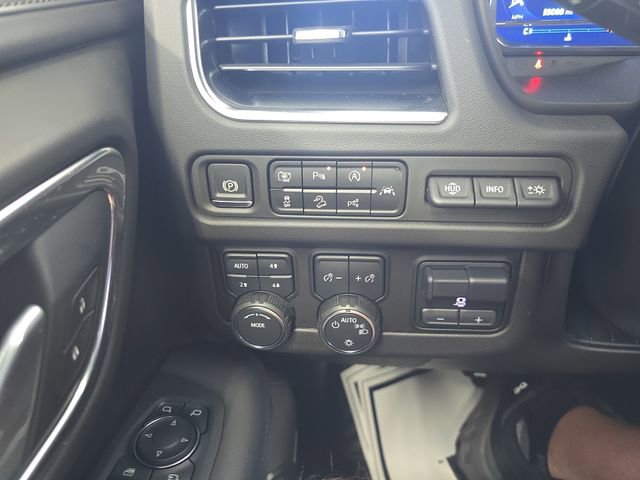 Used 2024 Chevrolet Tahoe High Country w/ Advanced Technology Package AWD/4WD image 20