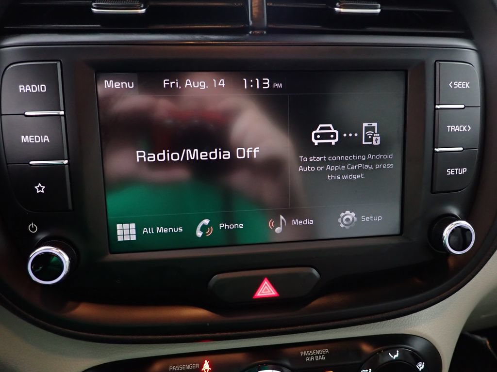 Used 2025 Kia Soul LX w/ LX Technology Package FWD image 3