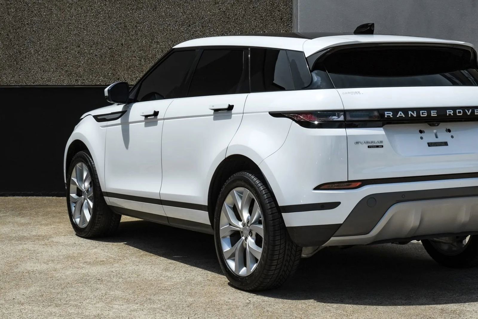 Used 2020 Land Rover Range Rover Evoque SE AWD/4WD image 12