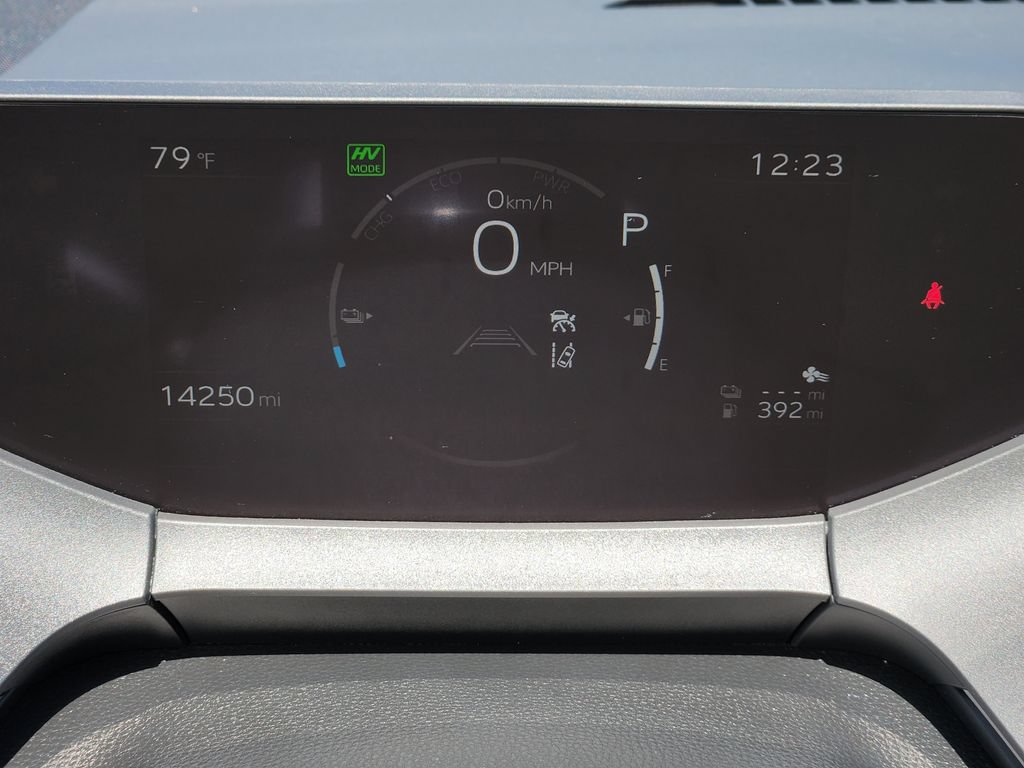 Used 2025 Toyota Prius Plug-In Hybrid FWD image 18