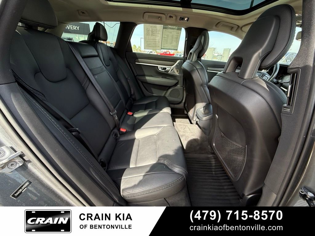 Used 2017 Volvo V90 T6 Cross Country image 31