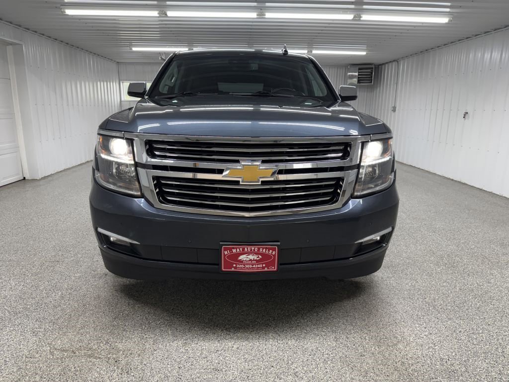 Used 2019 Chevrolet Suburban Premier w/ Premier Plus Edition image 2