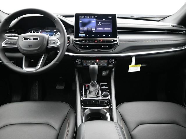 Used 2024 Jeep Compass Limited image 17