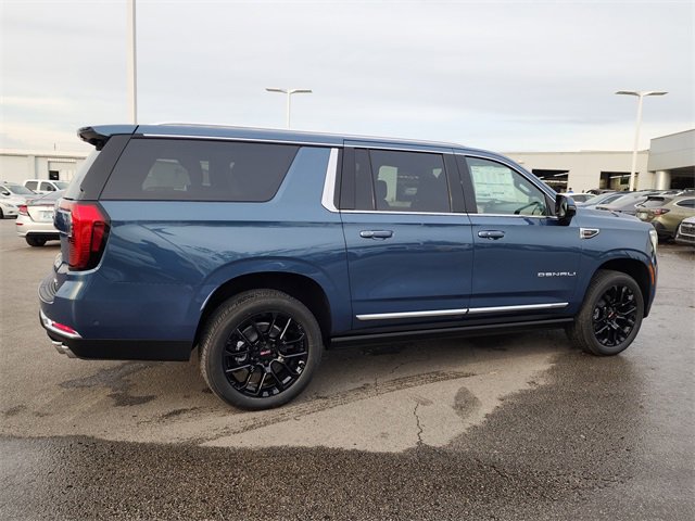 New 2026 GMC Yukon XL Denali image 2