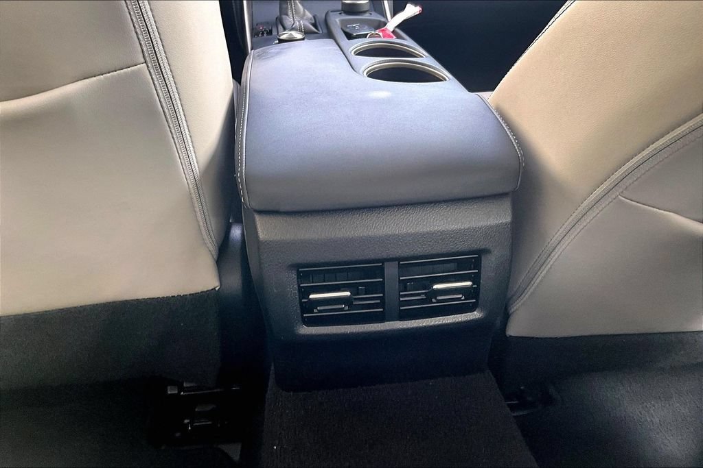 Used 2016 Lexus IS 200t RWD image 11