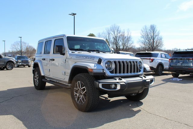 Used 2024 Jeep Wrangler Sahara w/ Technology Group image 7