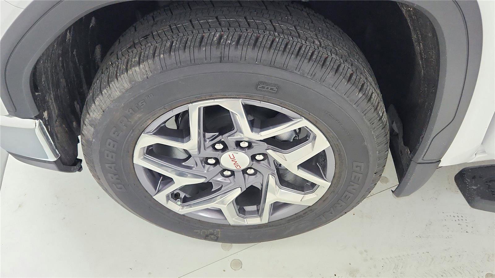 New 2026 GMC Sierra 1500 SLE image 15