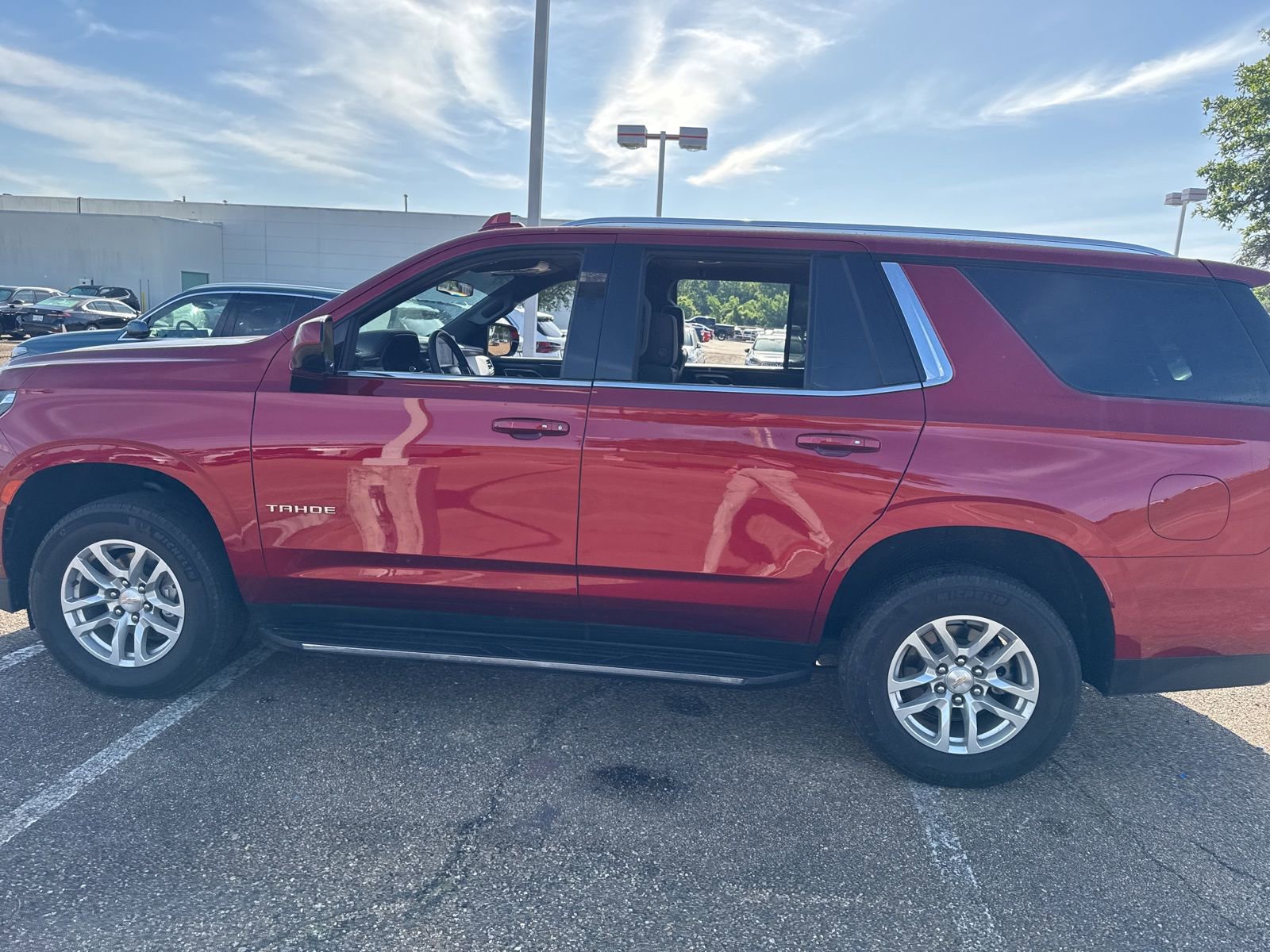 Used 2024 Chevrolet Tahoe LS image 8