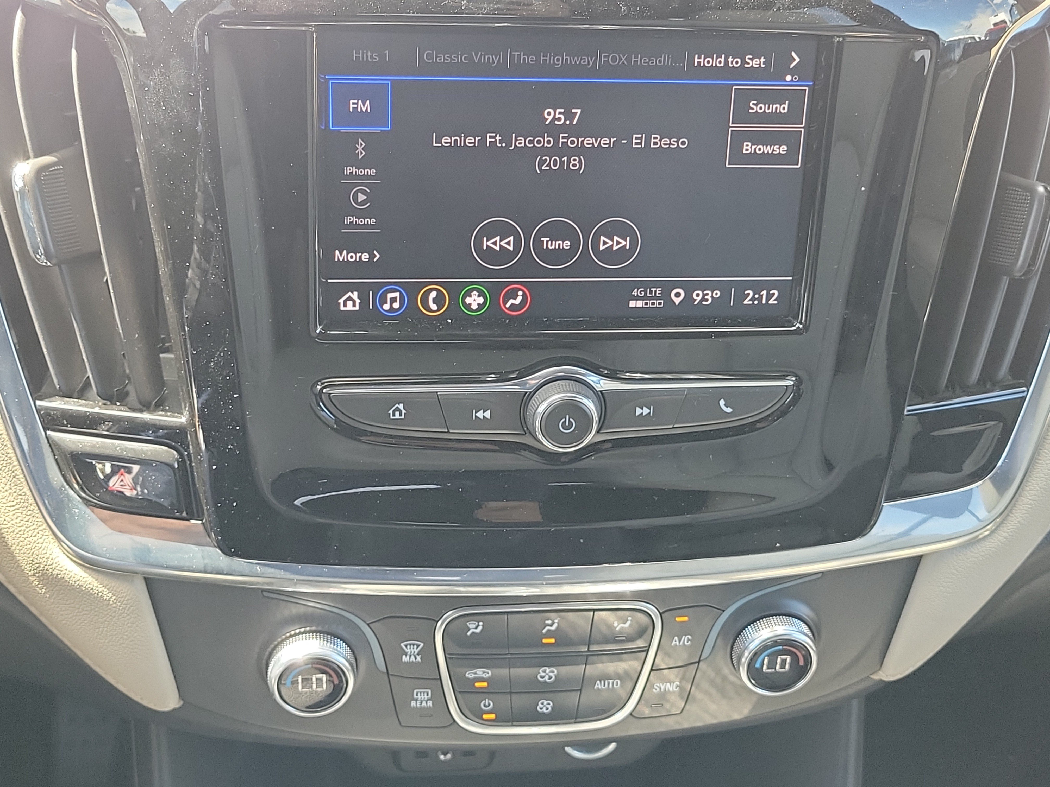 Used 2023 Chevrolet Traverse LS FWD image 24