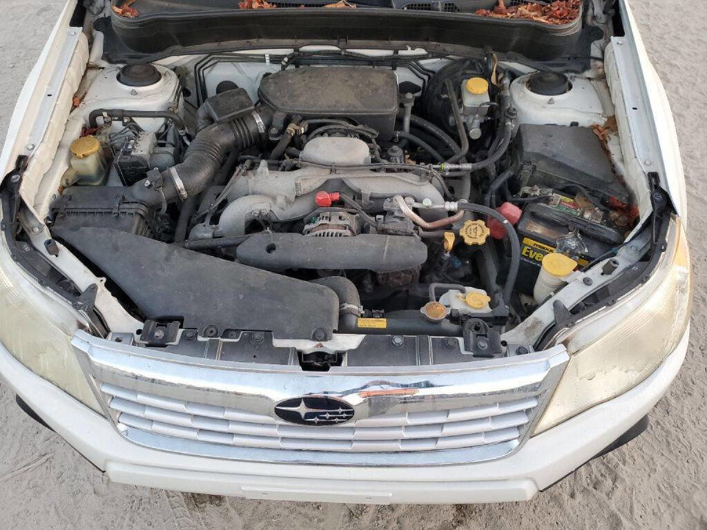 Used 2010 Subaru Forester 2.5X Premium image 12