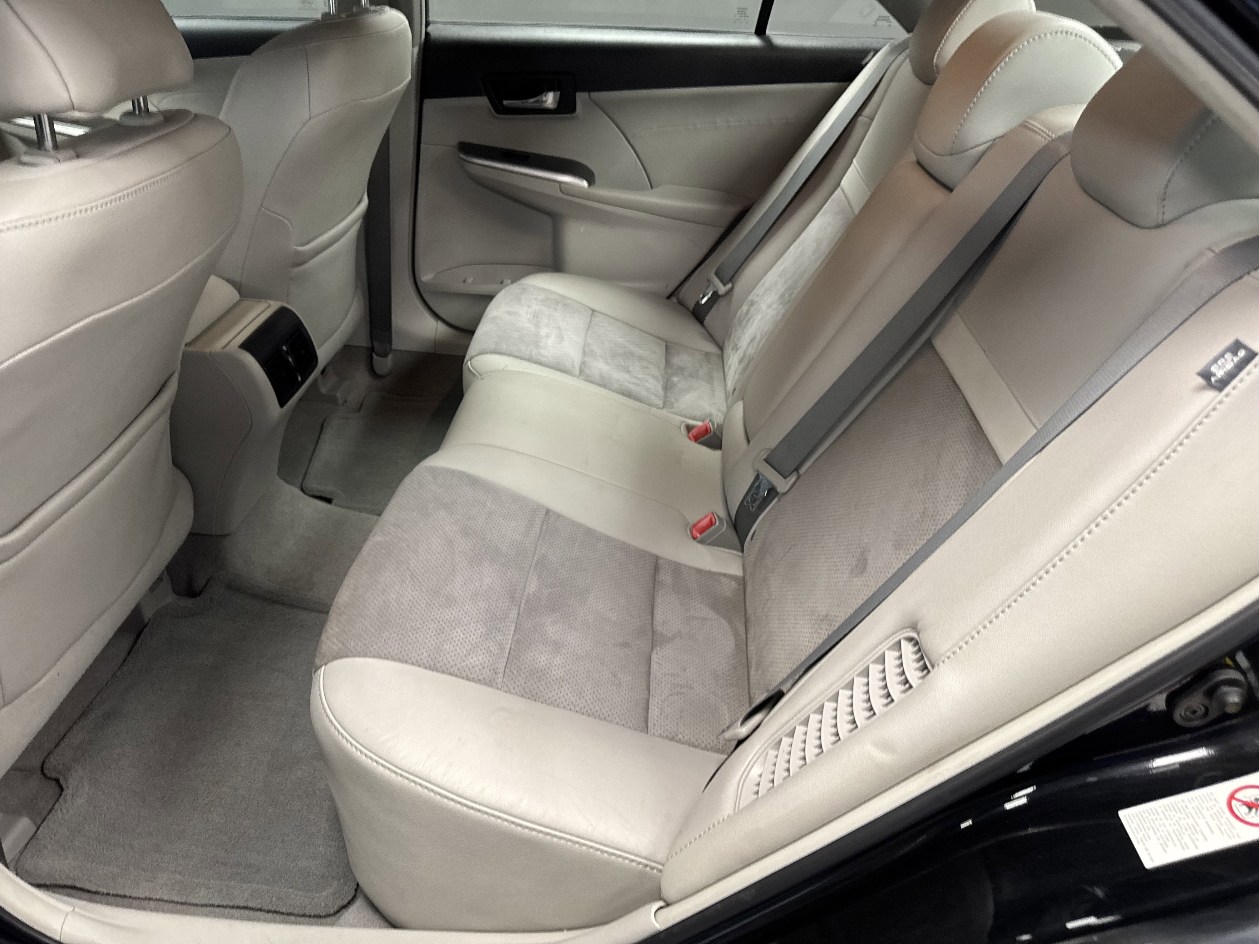 Used 2013 Toyota Camry LE image 14