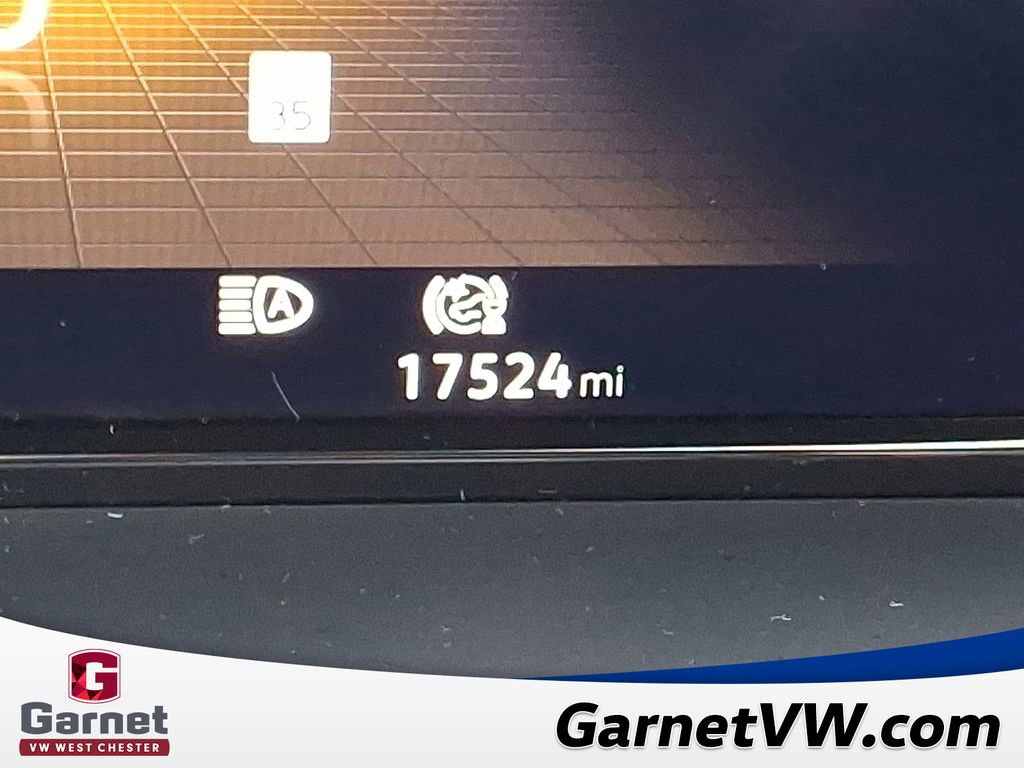 Certified 2024 Volkswagen Atlas Cross Sport SEL R-Line image 21