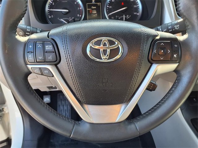Used 2016 Toyota Highlander Limited image 15