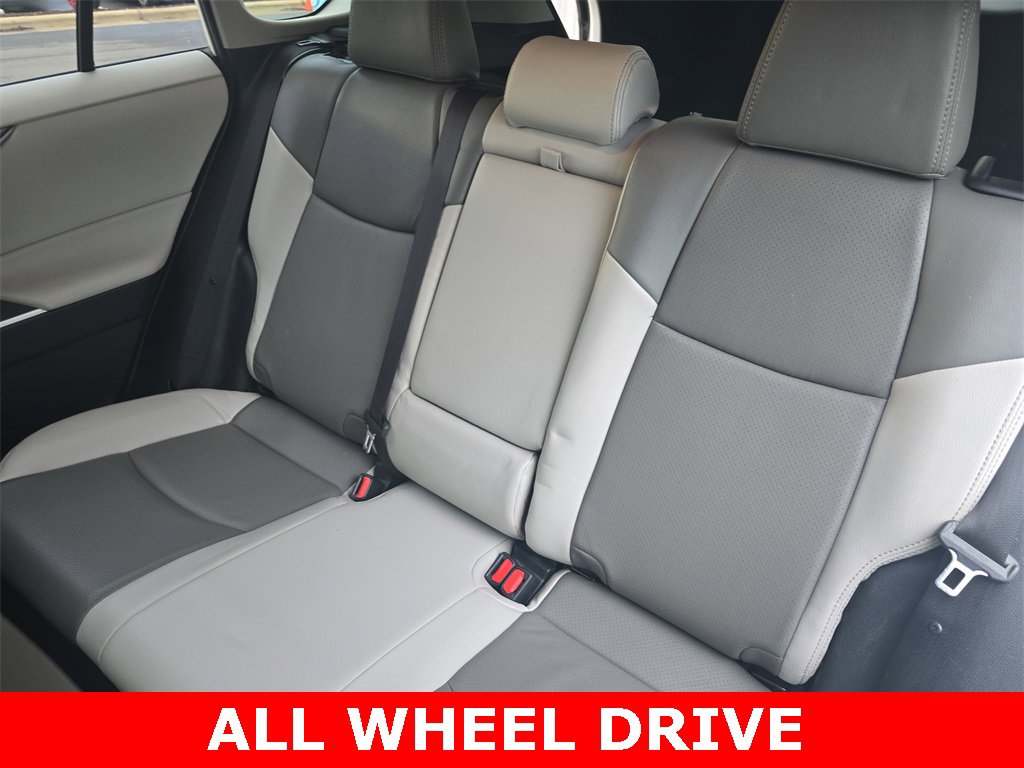 Used 2019 Toyota RAV4 XLE image 15