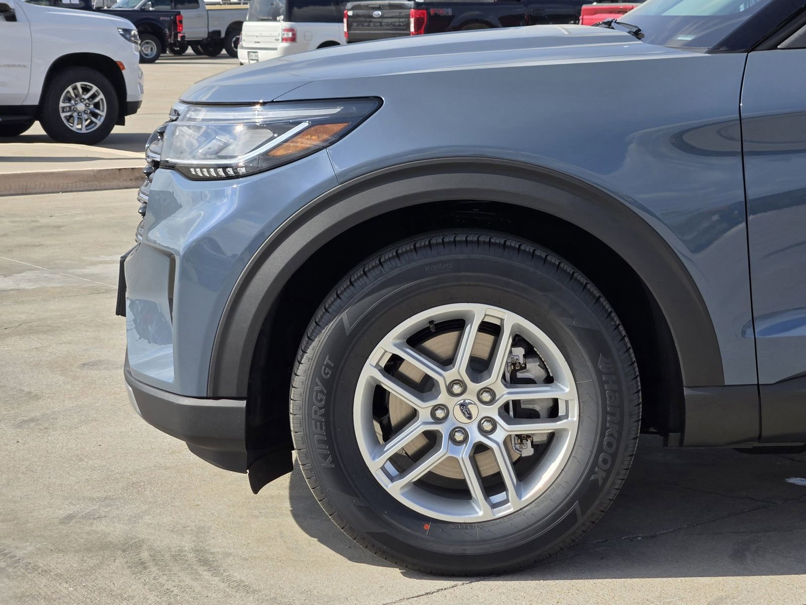 New 2026 Ford Explorer Active w/ Active Comfort Package image 9