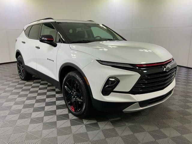 Used 2024 Chevrolet Blazer LT w/ Redline Edition image 3