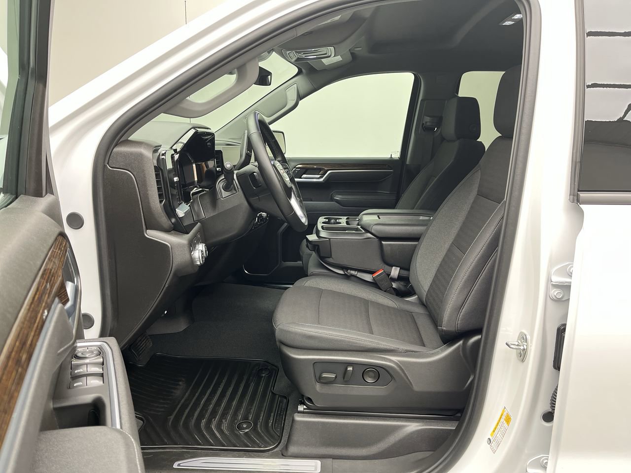 New 2026 GMC Sierra 1500 Elevation image 3