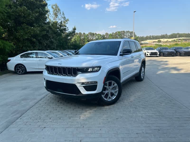 Used 2023 Jeep Grand Cherokee Limited RWD image 1