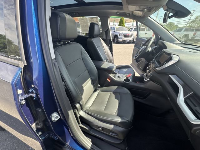 Used 2023 GMC Terrain SLT w/ Infotainment Package II AWD/4WD image 29