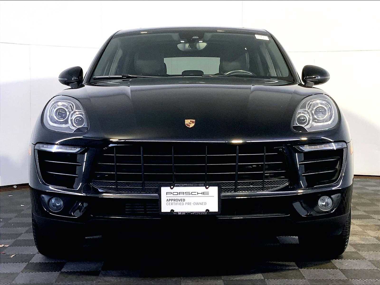 Certified 2018 Porsche Macan AWD/4WD image 10