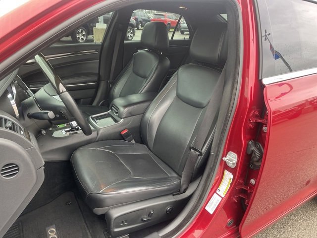 Used 2014 Chrysler 300 C image 21
