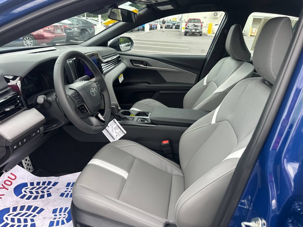 Used 2026 Toyota Camry SE FWD image 10