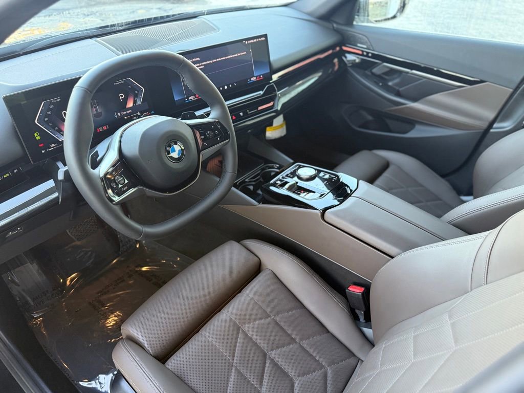 Used 2025 BMW 530i image 10