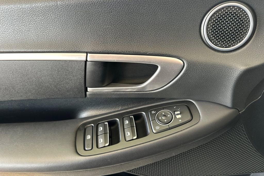 Used 2023 Hyundai Sonata SE image 13