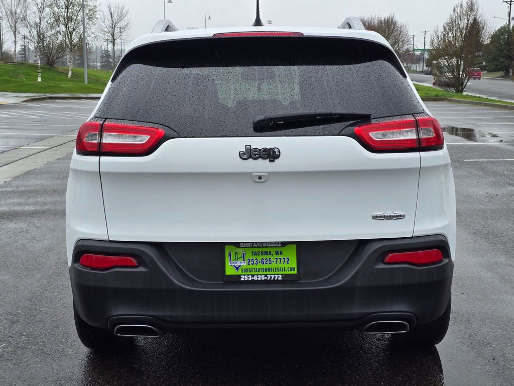 Used 2015 Jeep Cherokee Latitude w/ Comfort/Convenience Group FWD image 4