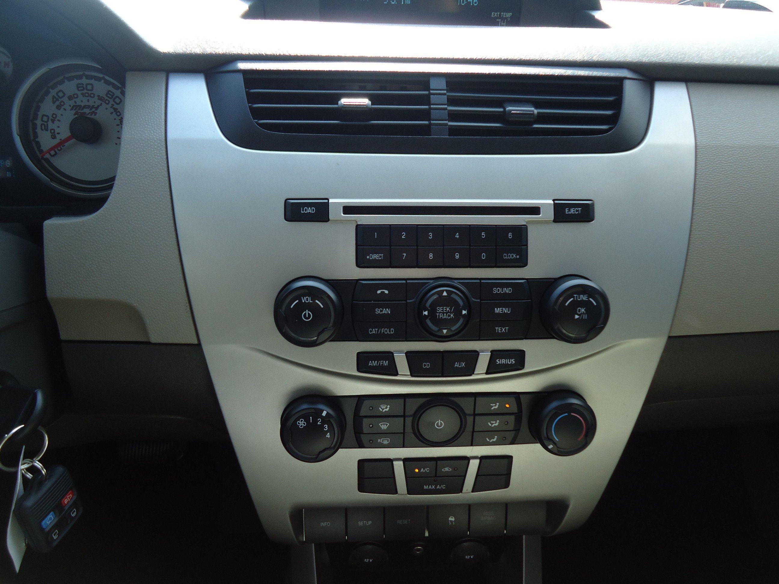 Used 2010 Ford Focus SE FWD image 13