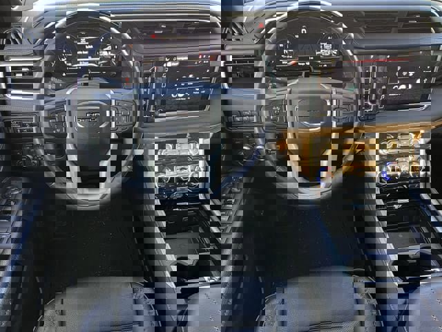 Used 2023 GMC Yukon Denali w/ Denali Reserve Package image 11