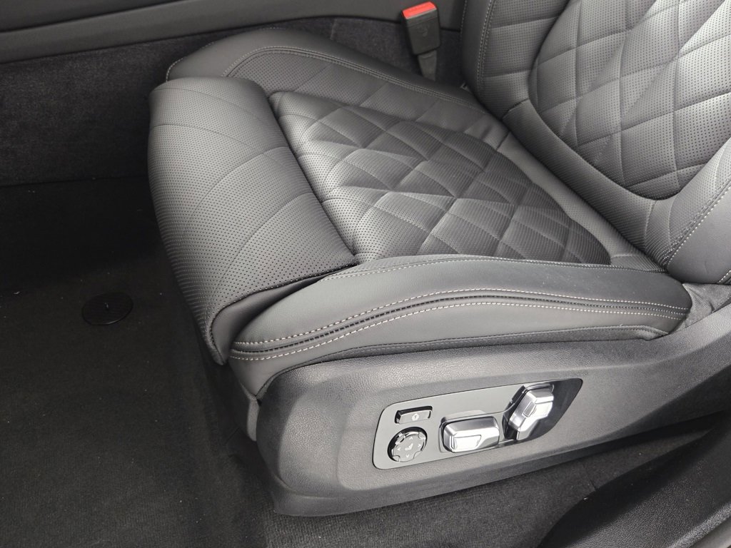 New 2026 BMW X5 xDrive40i w/ M Sport Package image 13
