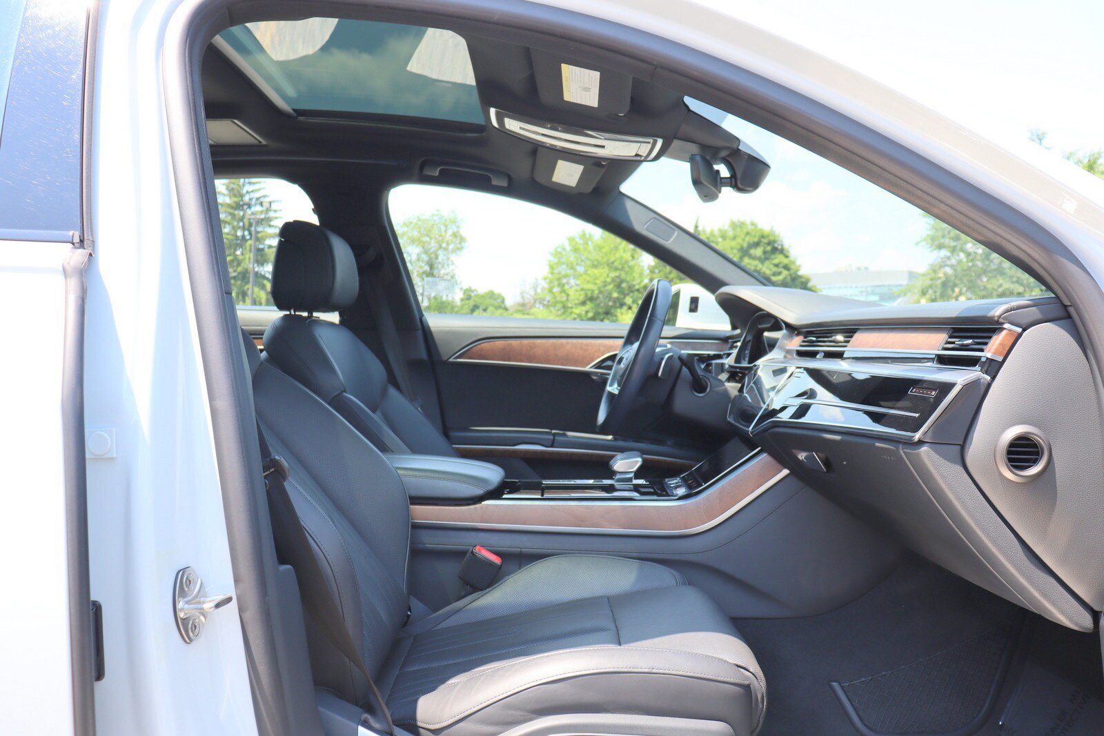Used 2023 Audi A8 L 3.0T w/ Luxury Package AWD/4WD image 20