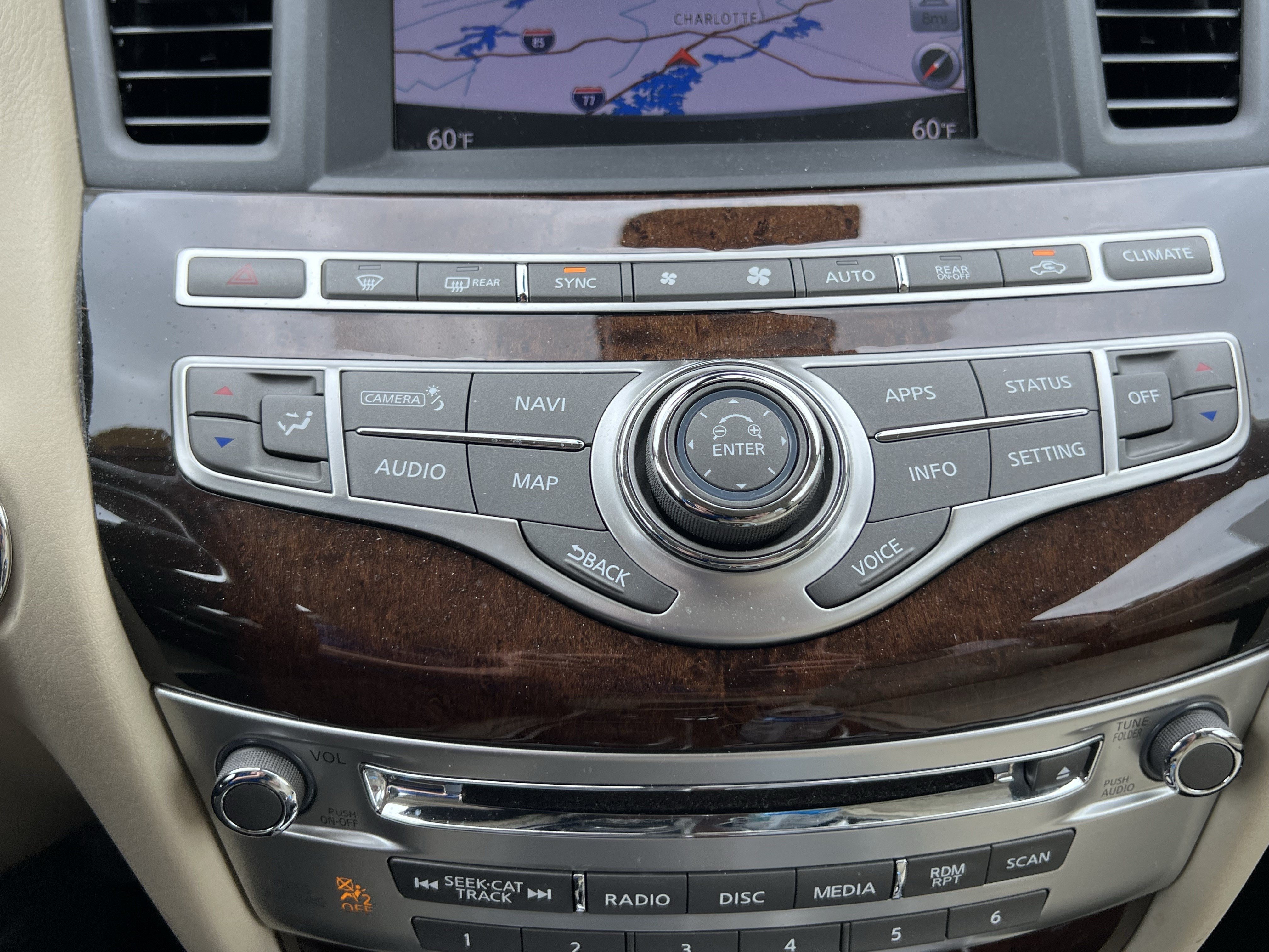 Used 2019 INFINITI QX60 Luxe w/ Sensory Package FWD image 30