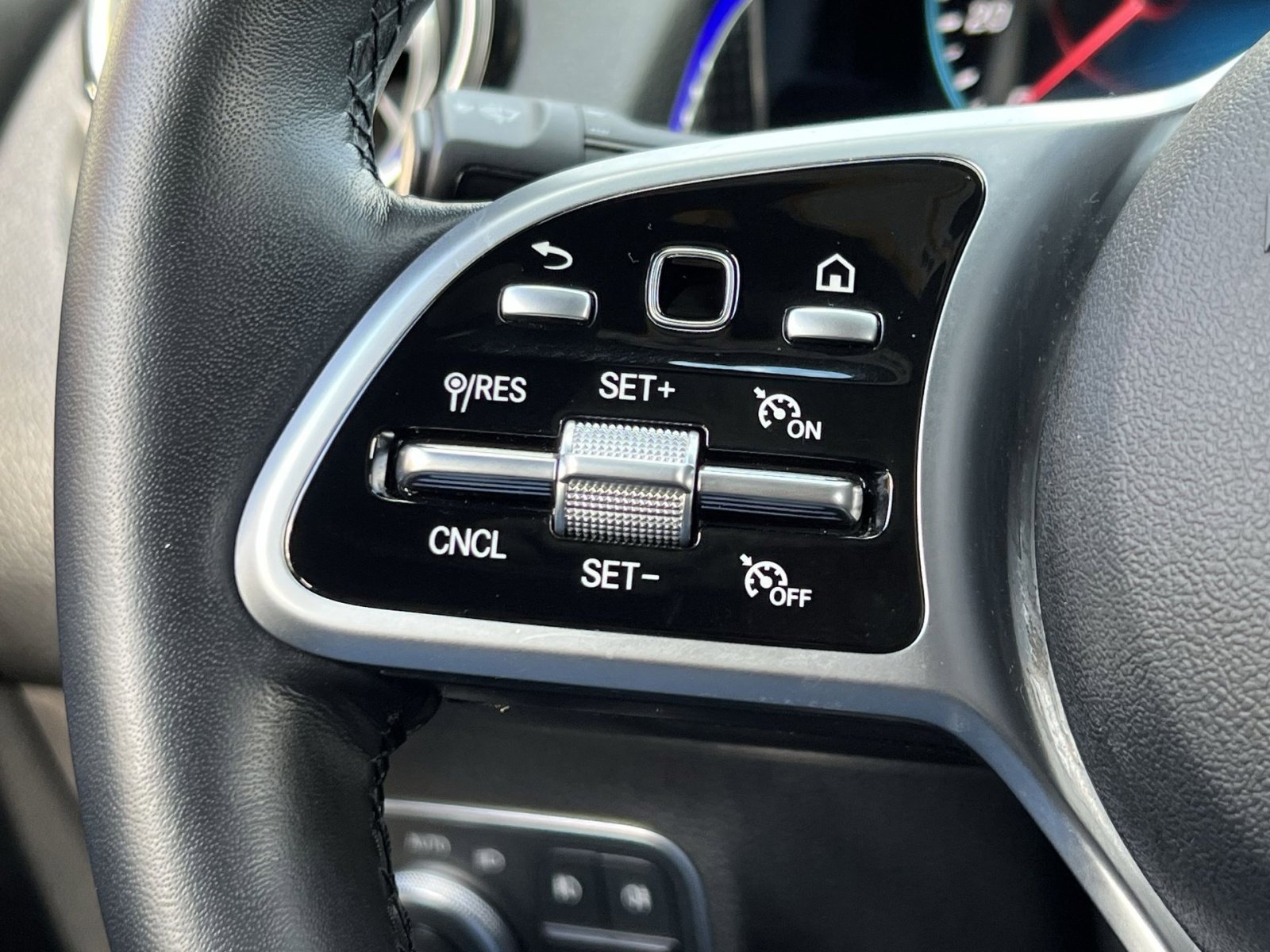 Certified 2022 Mercedes-Benz GLB 250 4MATIC image 29