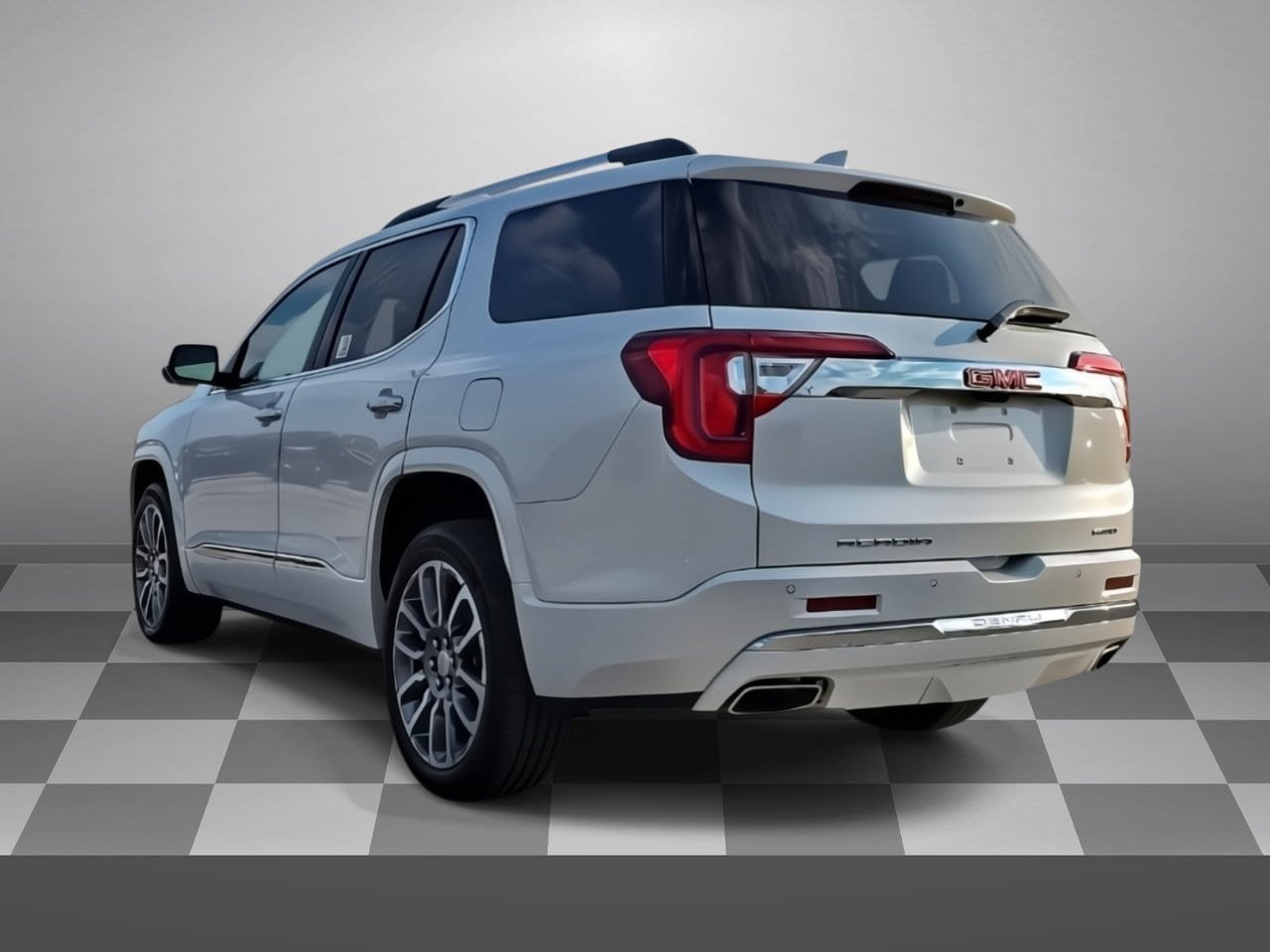Used 2023 GMC Acadia Denali w/ Denali Ultimate Package AWD/4WD image 4