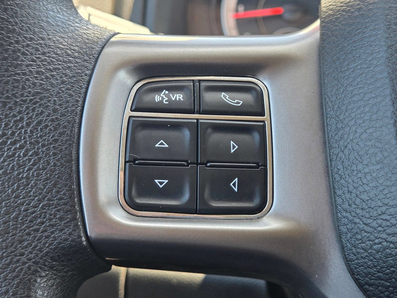 Used 2024 RAM 1500 Classic SLT AWD/4WD image 27