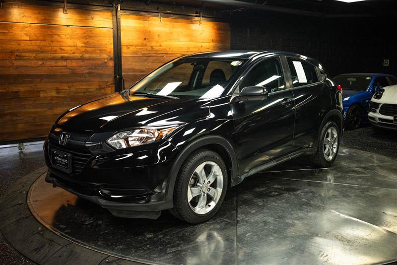Used 2017 Honda HR-V LX image 2